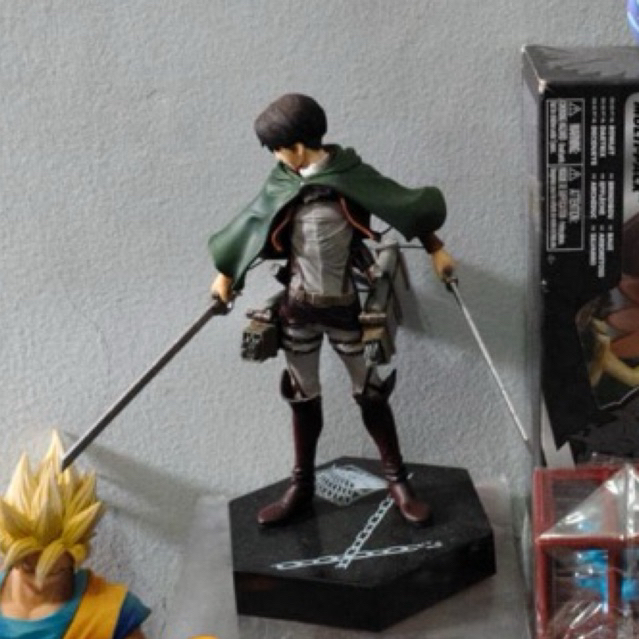 ATTACK ON TITAN FIGURE MAINAN ORI IKUJI LOOSE