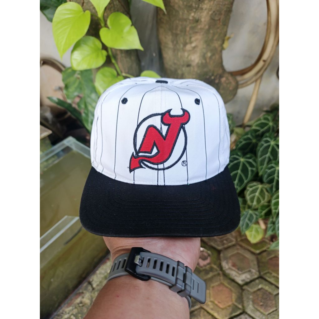 Topi Vintage 90s NEW JERSEY DEVILS PINSTRIPE SPORTS CHANNEL NHL