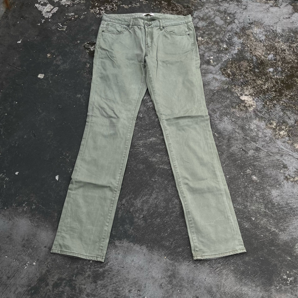 Celana Chino Uniqlo Olive
