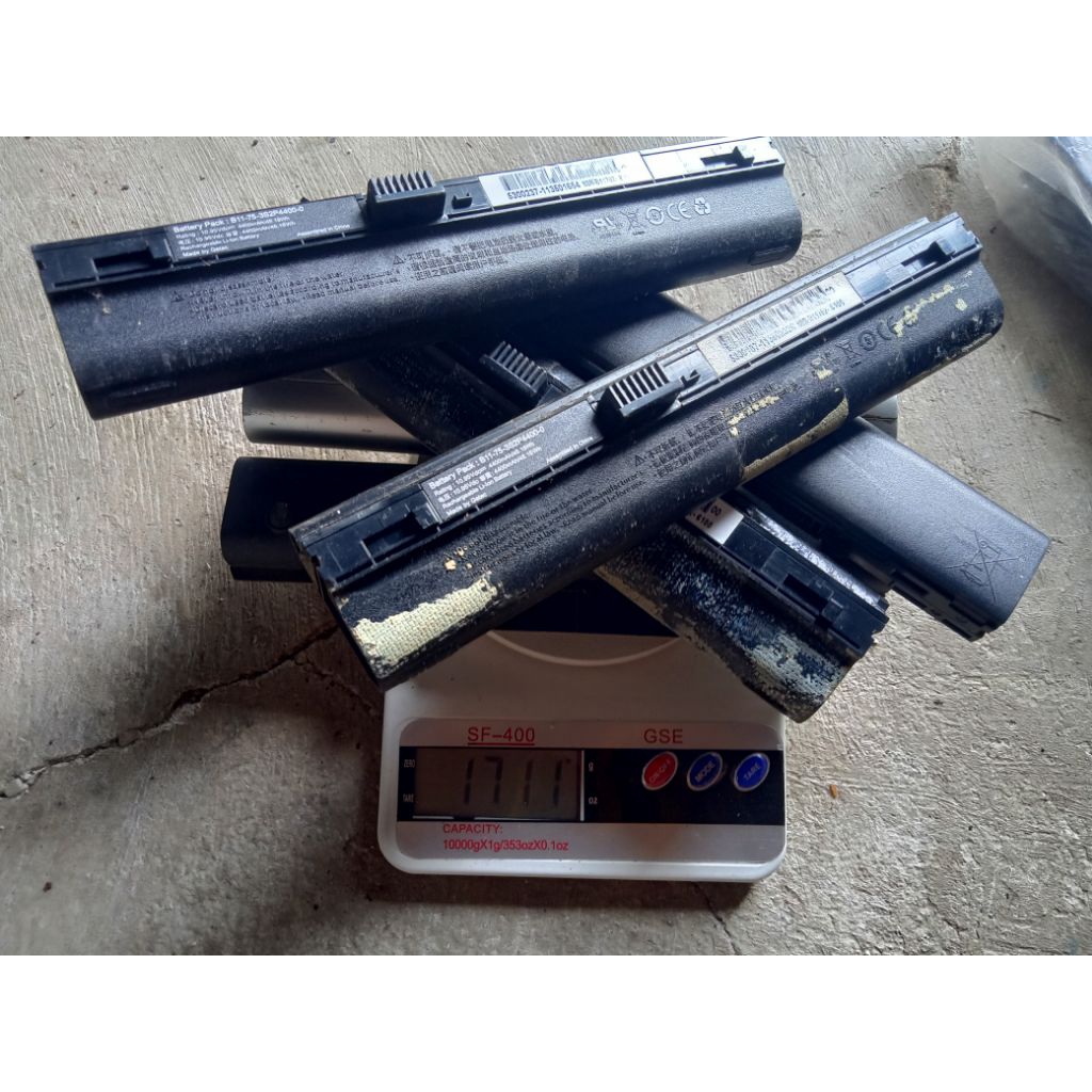 Baterai Laptop Bekas Utuh / Battery Laptop Scrap / Limbah Elektronik