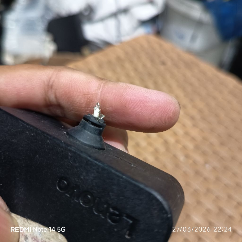 adaptor laptop lenovo 20v 3,25a jack langsung ( buntung )