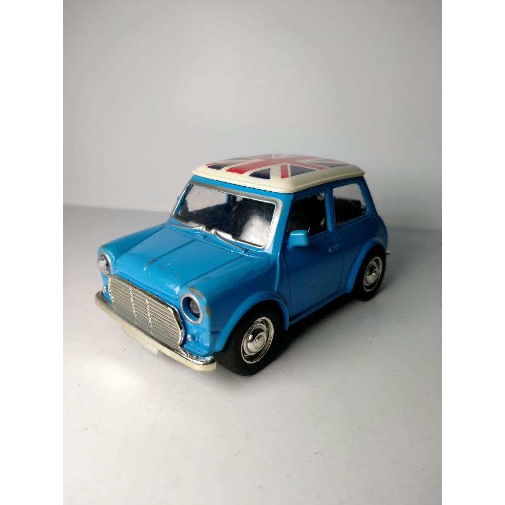 Diecast Mini Coopers England 1/32 Loose