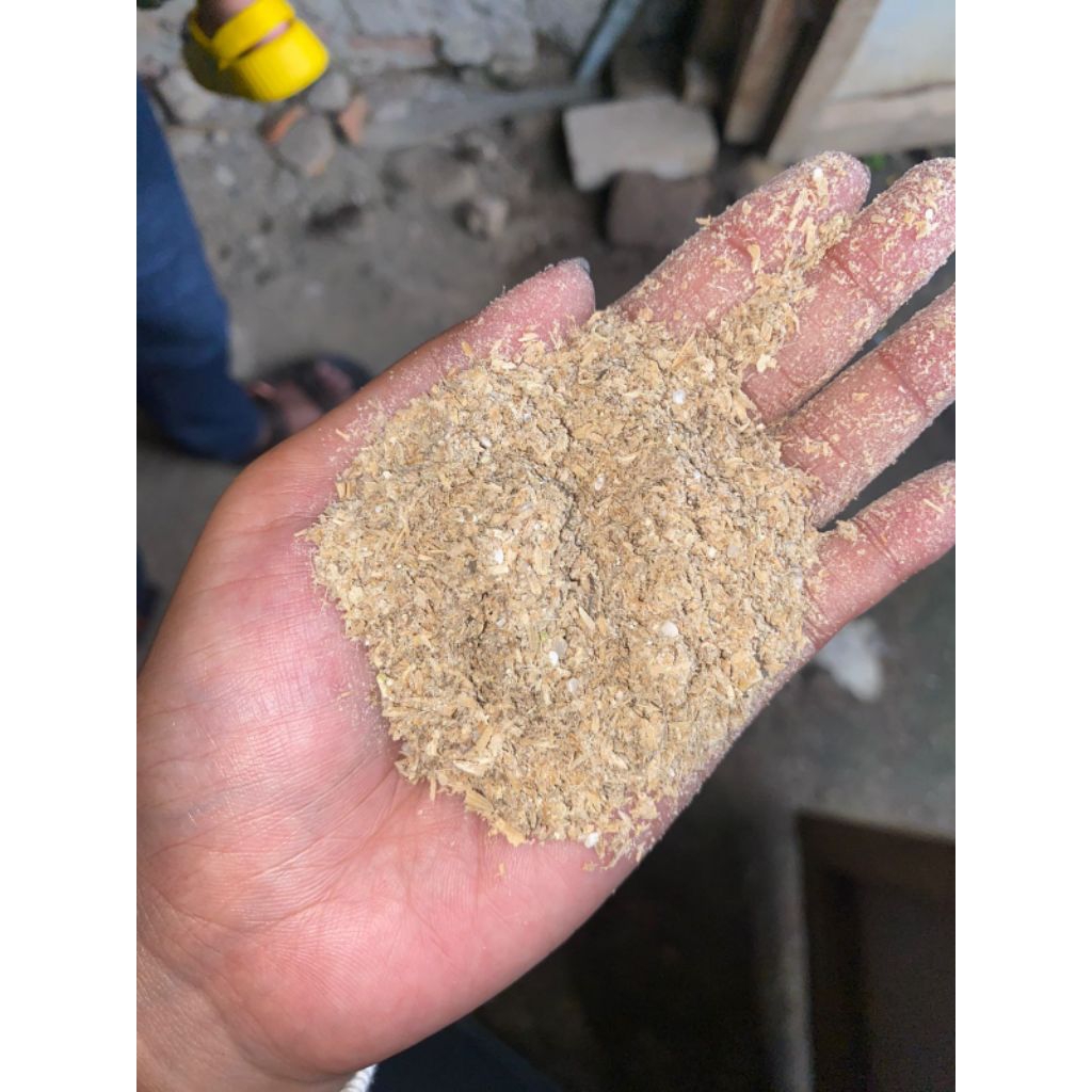 Dedak kasar pakan bebek