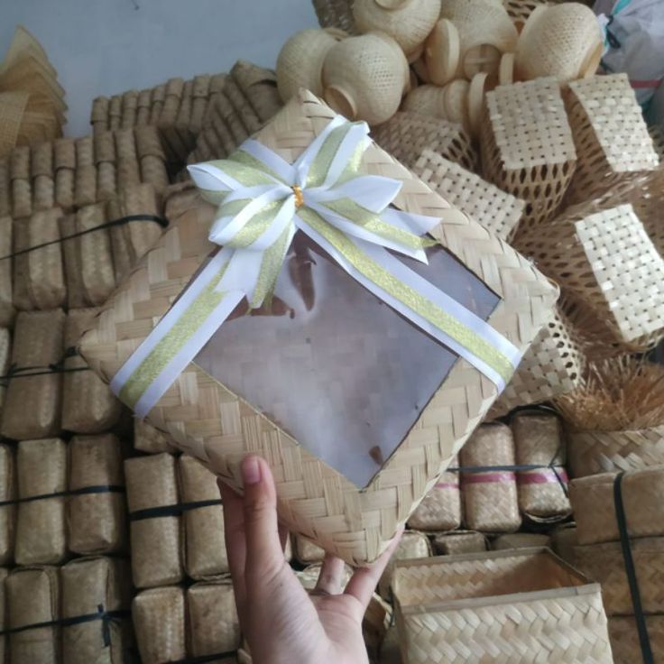 BESEK MIKA |BOX MAKANAN |BOX SESERAHAN |HAMPERS LEBARAN |PARCEL NIKAHAN-DUS UNIK-PACKAGING