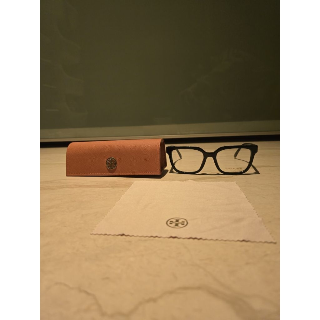 kacamata tory burch