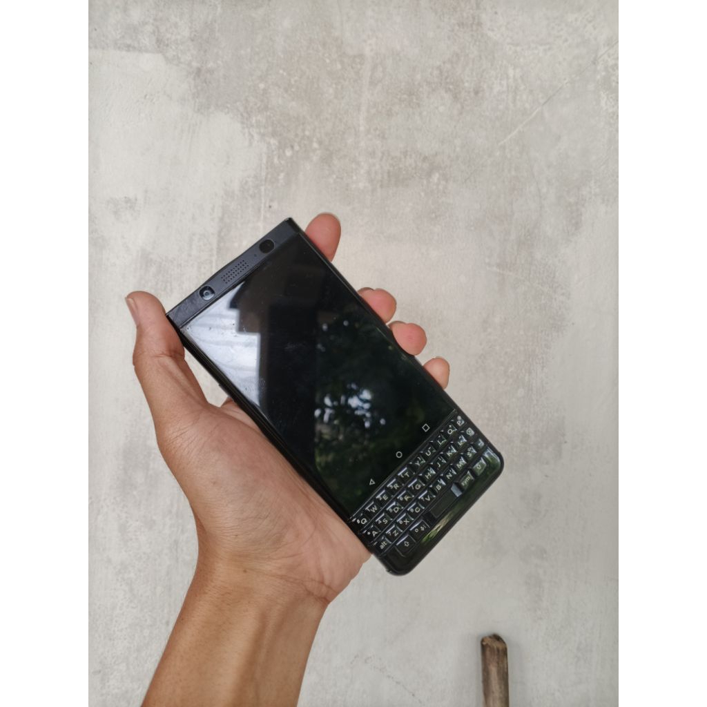 blackberry KeyOne murah