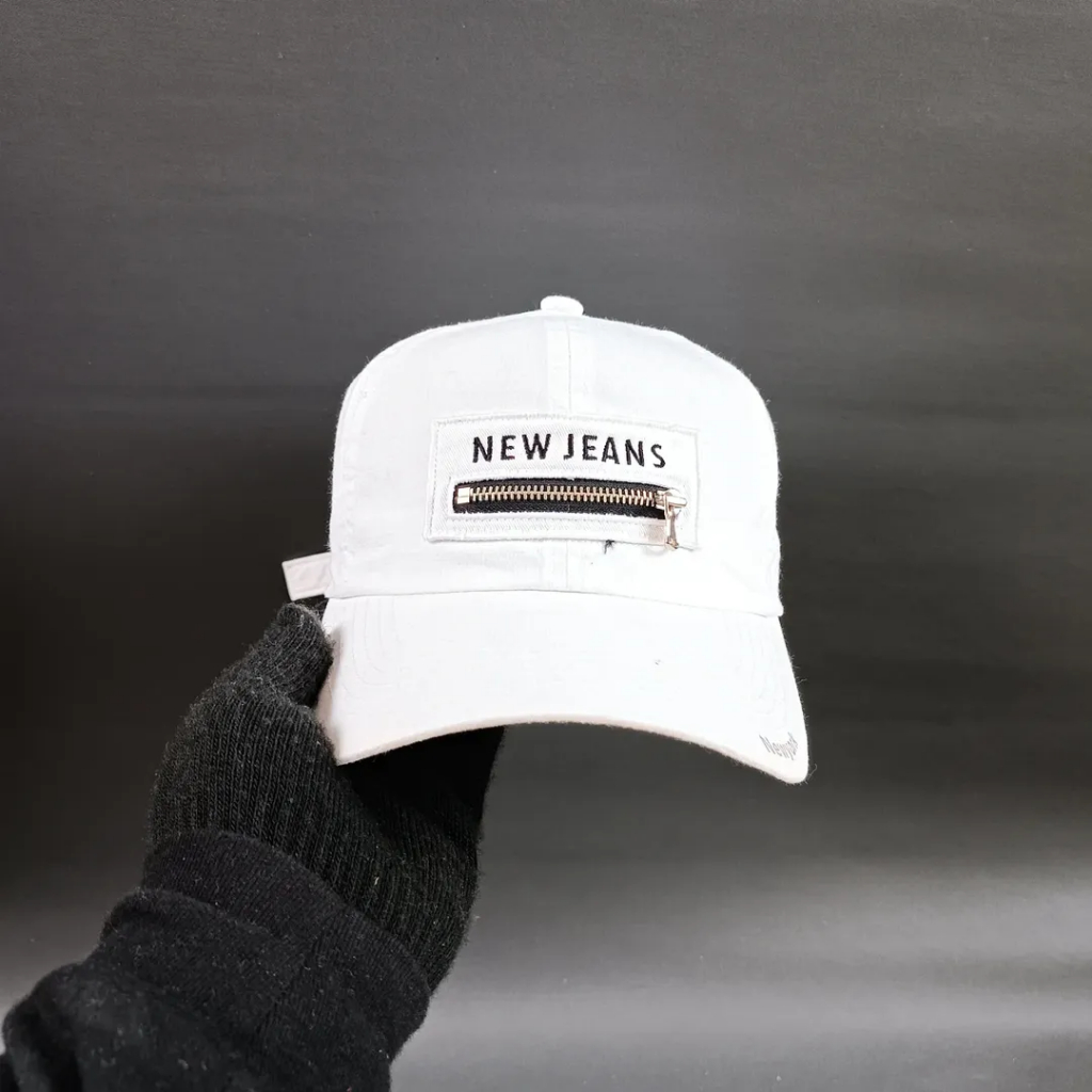 NEW JEANS - Topi Simple Cap Topi K-POP Korea Unisex Pria Wanita Putih