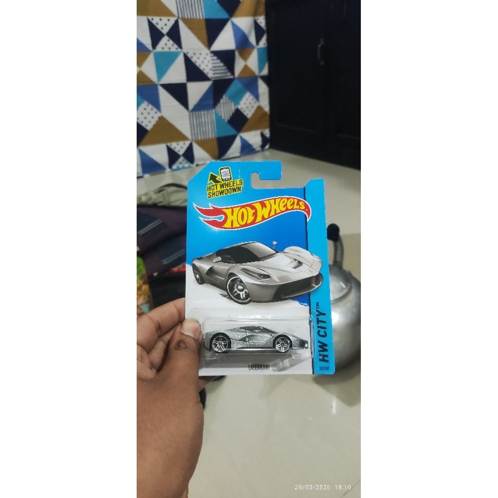 Hotwheels Laferrari Mulus