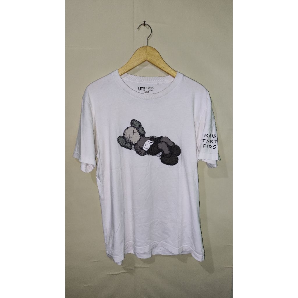 T-shirt UNIQLO UT x KAWS