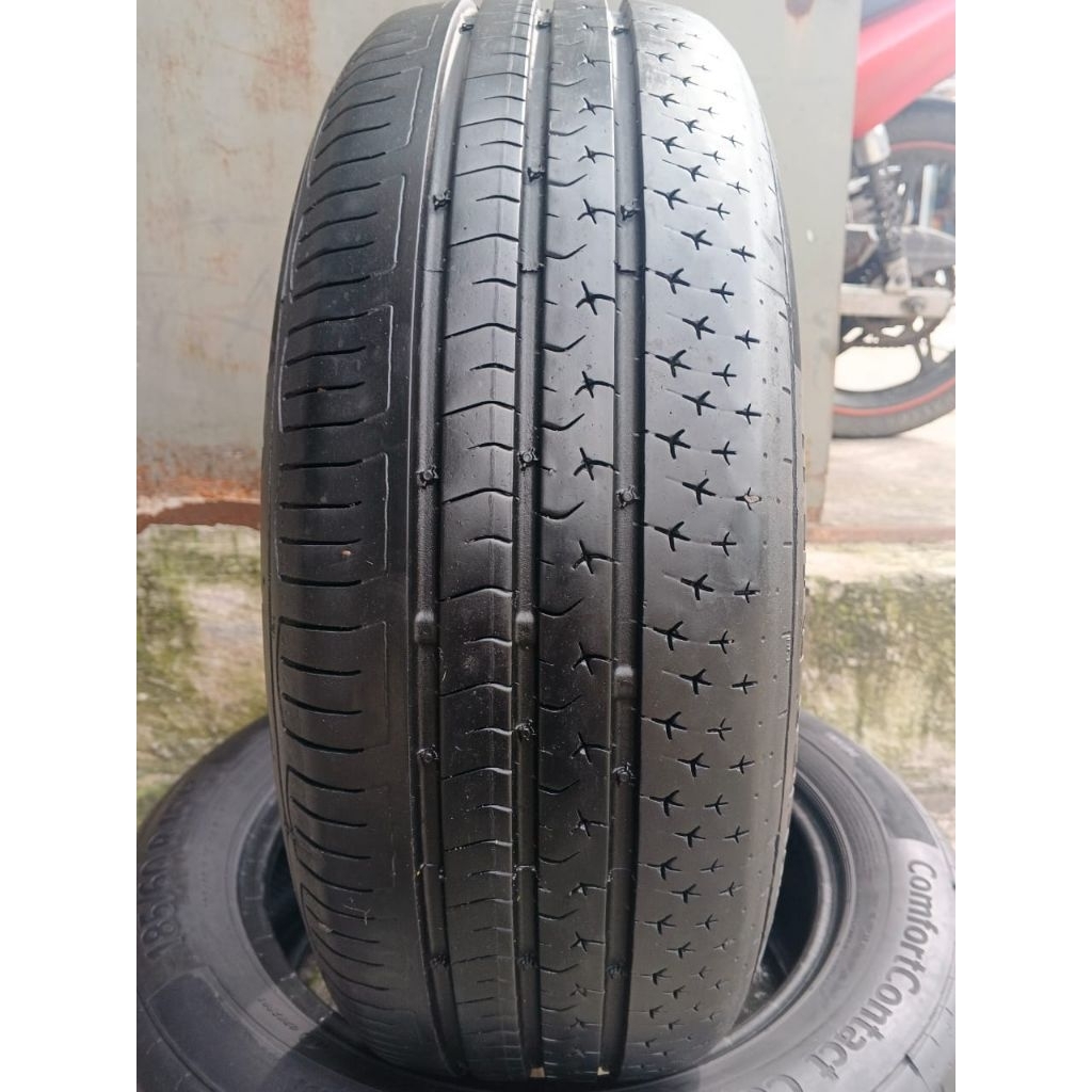 Ban 185/60/ R 15 merk Continental nik 2022