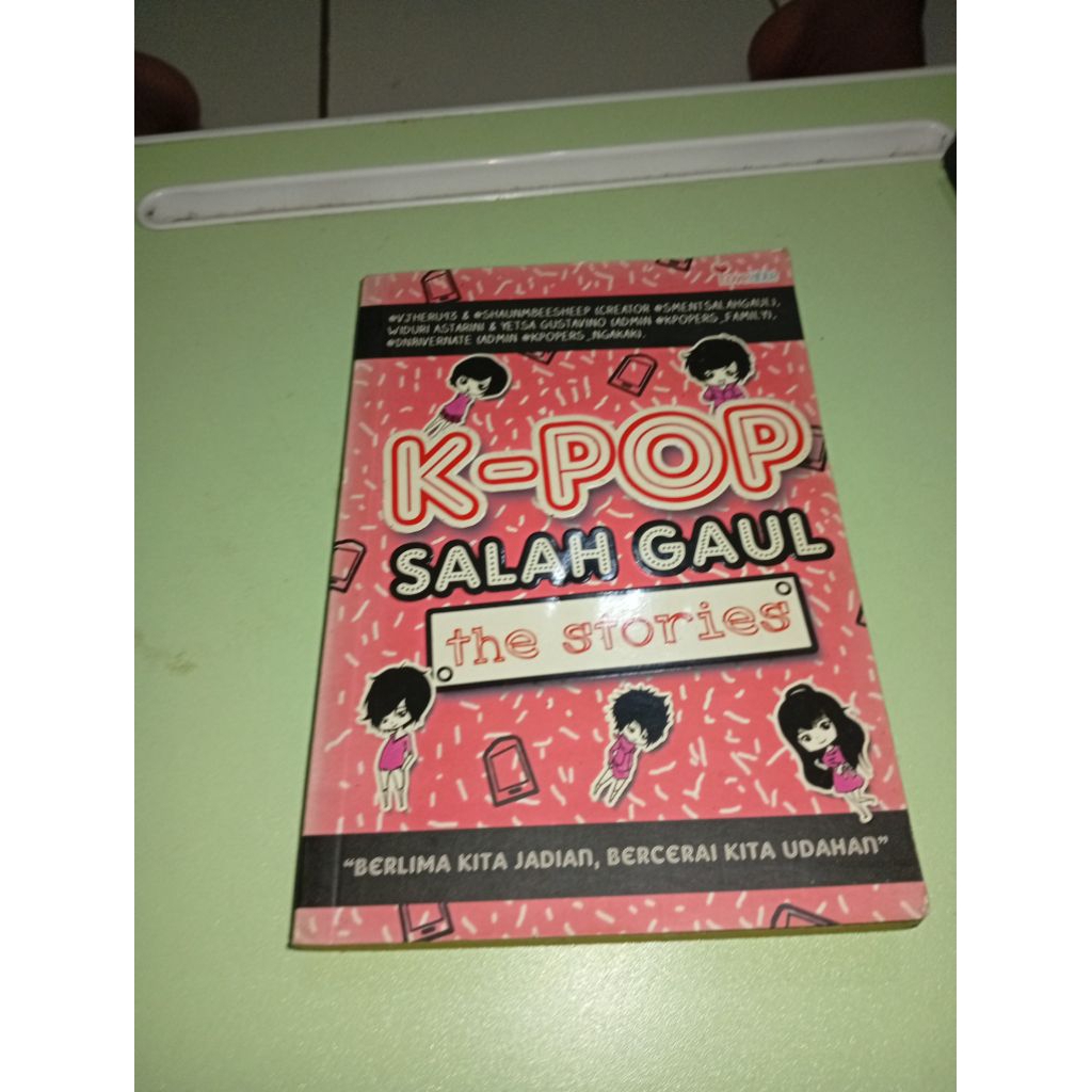 BUKU populer. K-POP SALAH GAUL. THE STORIES