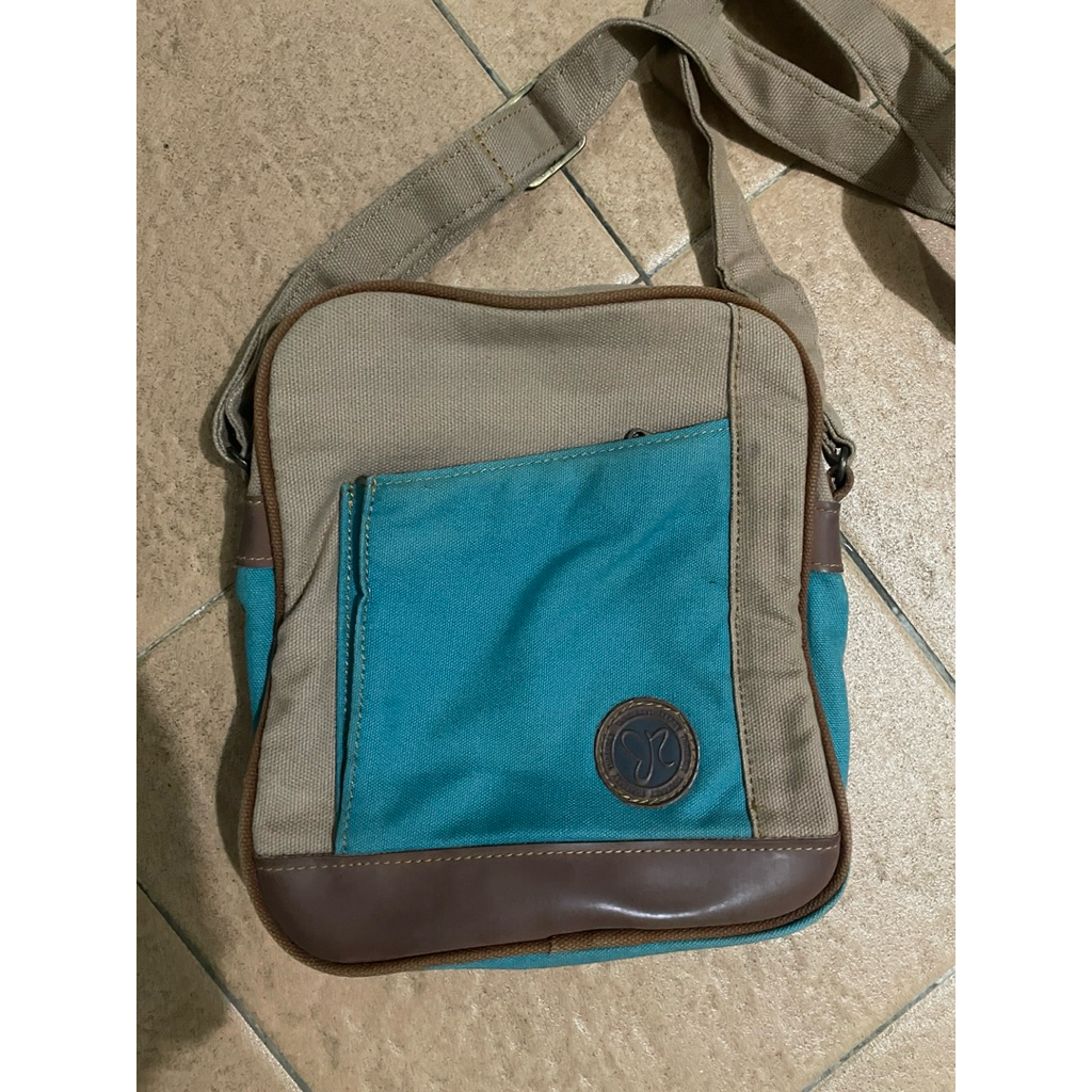 Tas Slempang Threerey