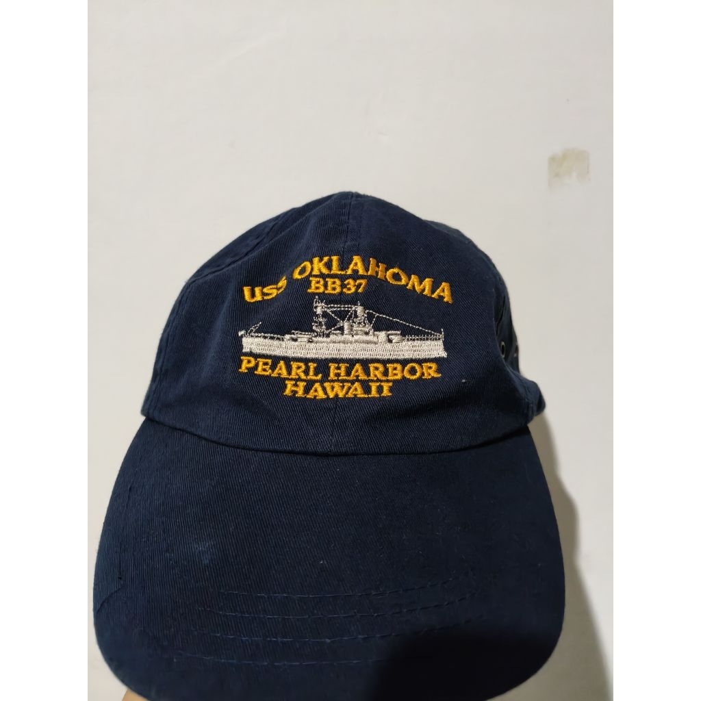 topi vintage USS Oklahama BB 37 Pearl Harbor  US Navy WW2