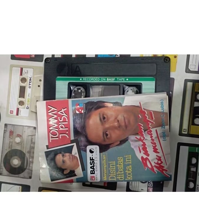 kaset pita tommy j pisa disini dibatas kota ini