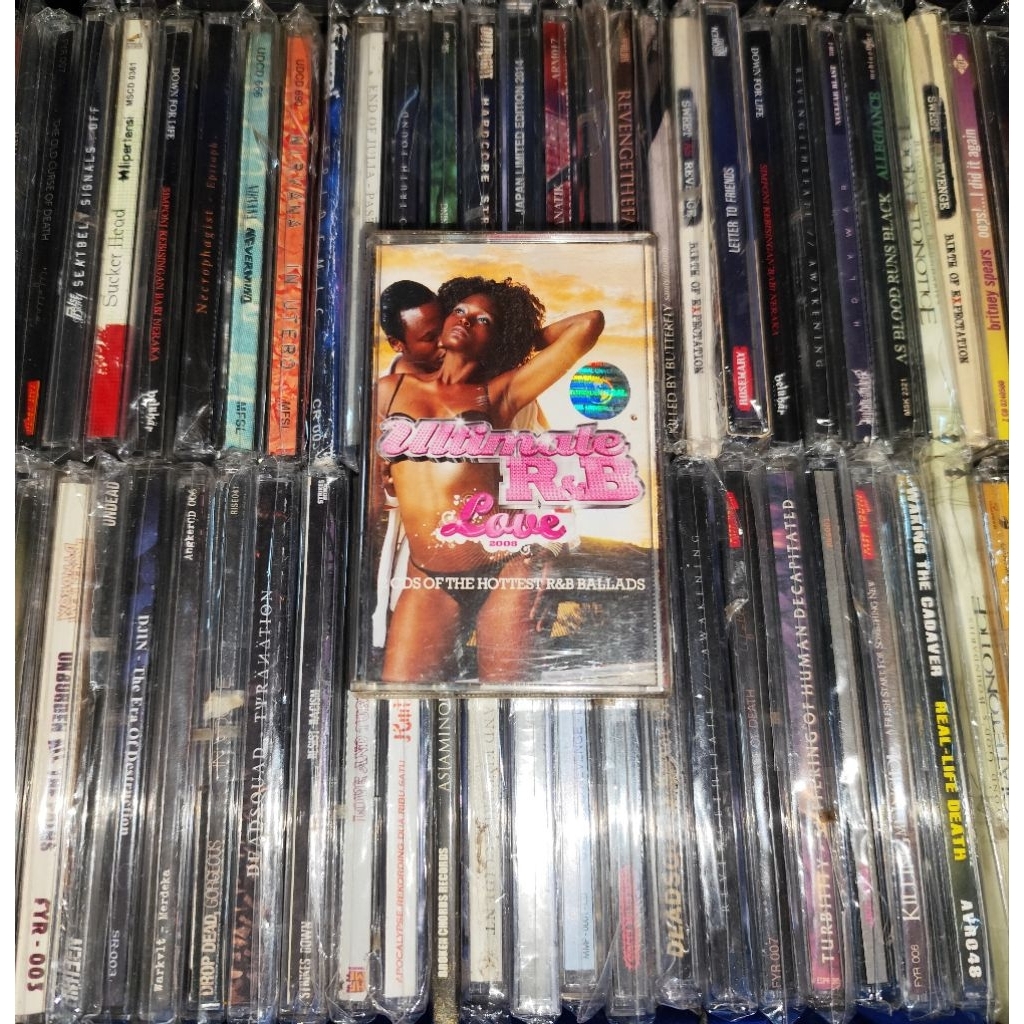 Kaset Ultimate R&B Love 2008 - Rihanna, Akon, Amy Winehouse, Timbaland Ft. One Republic, Ne-Yo, Will
