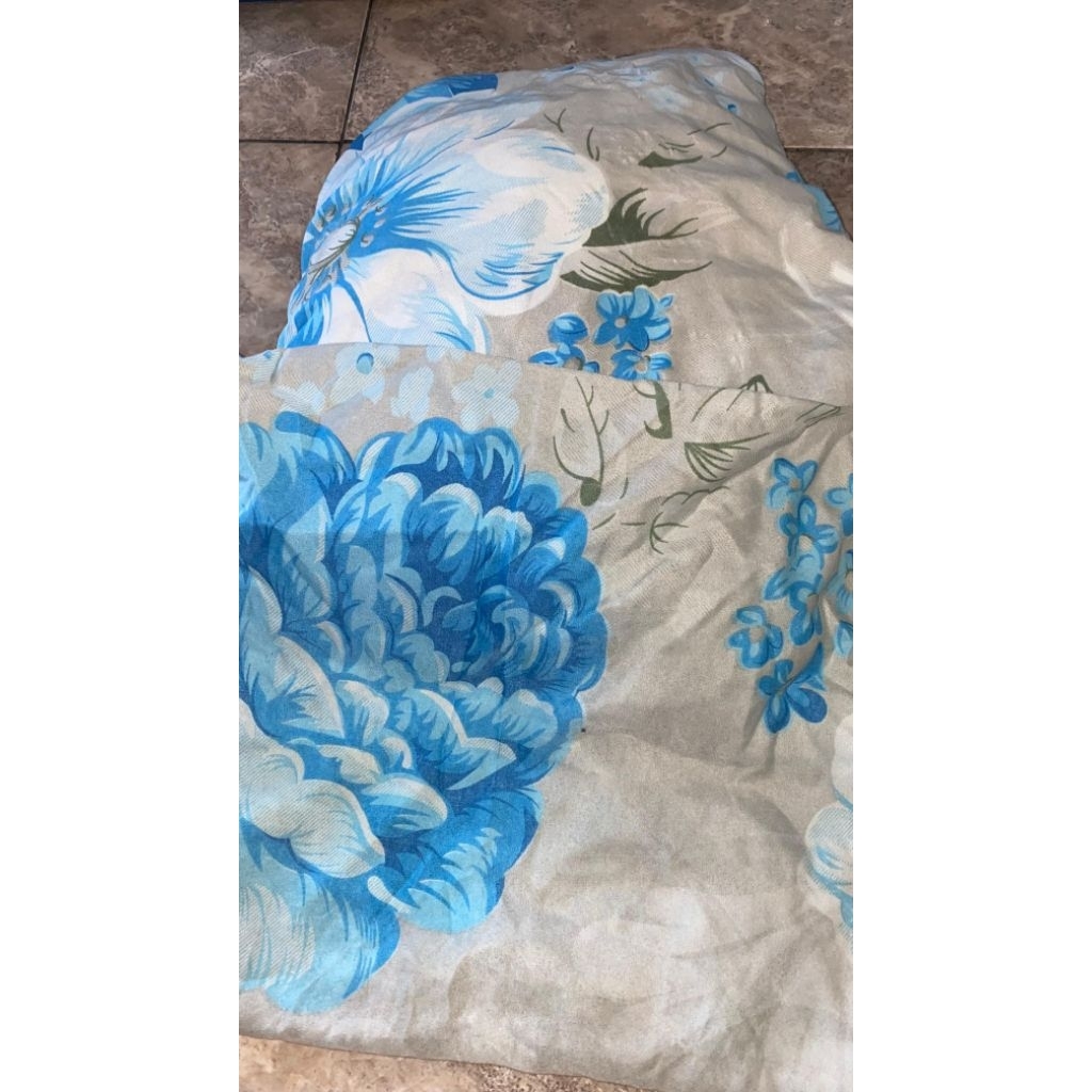 sprei 160 x 200 warna abu bunga biru preloved