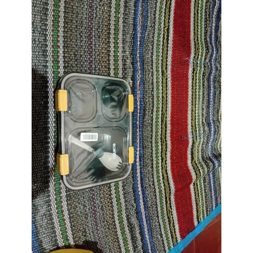 kotak makan ecentio.