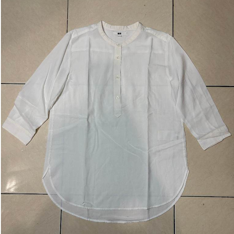 UNIQLO kerah sanghai uniqlo