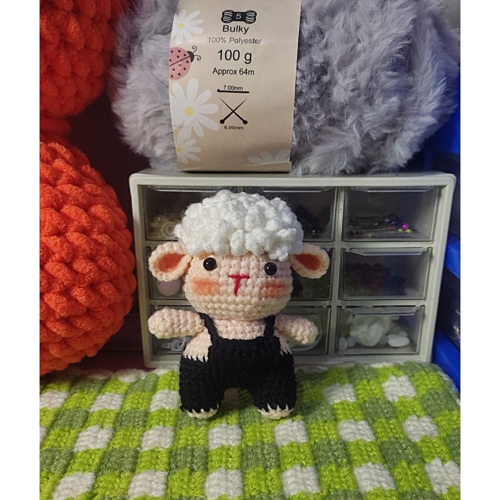 Gantungan Kunci Rajut Amigurumi Sheep