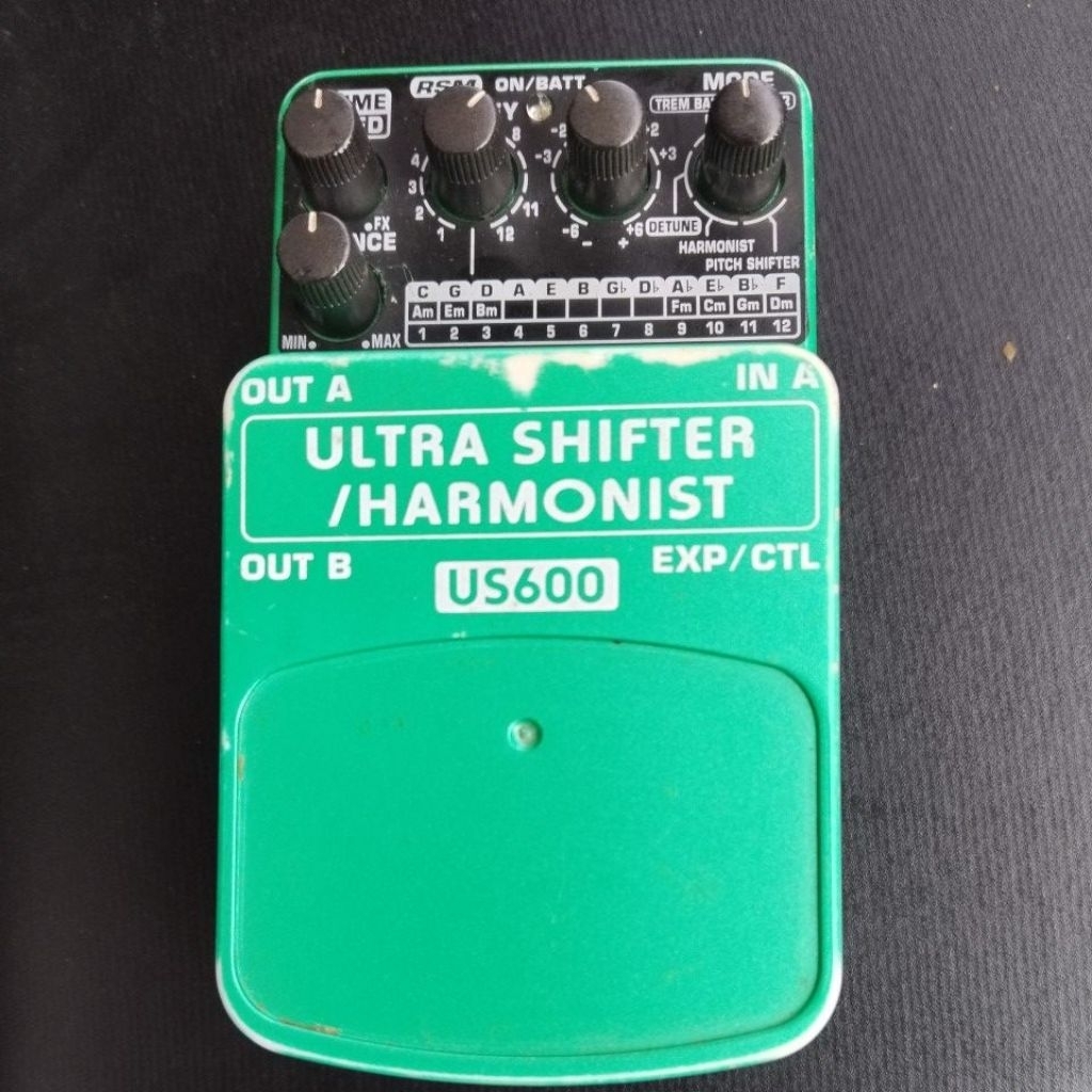 EFEK GITAR BEHRINGER HARMONIST US600