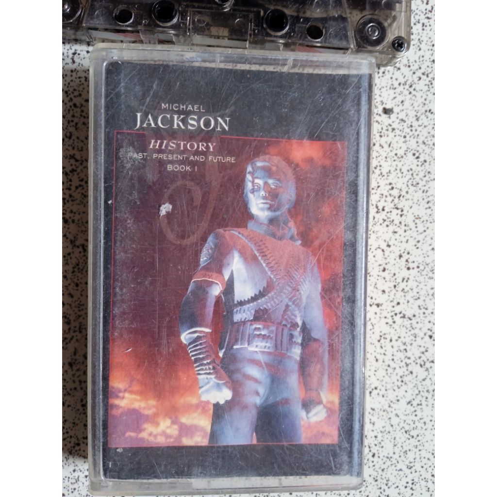 Kaset pita Michael Jackson, History Begin 1
