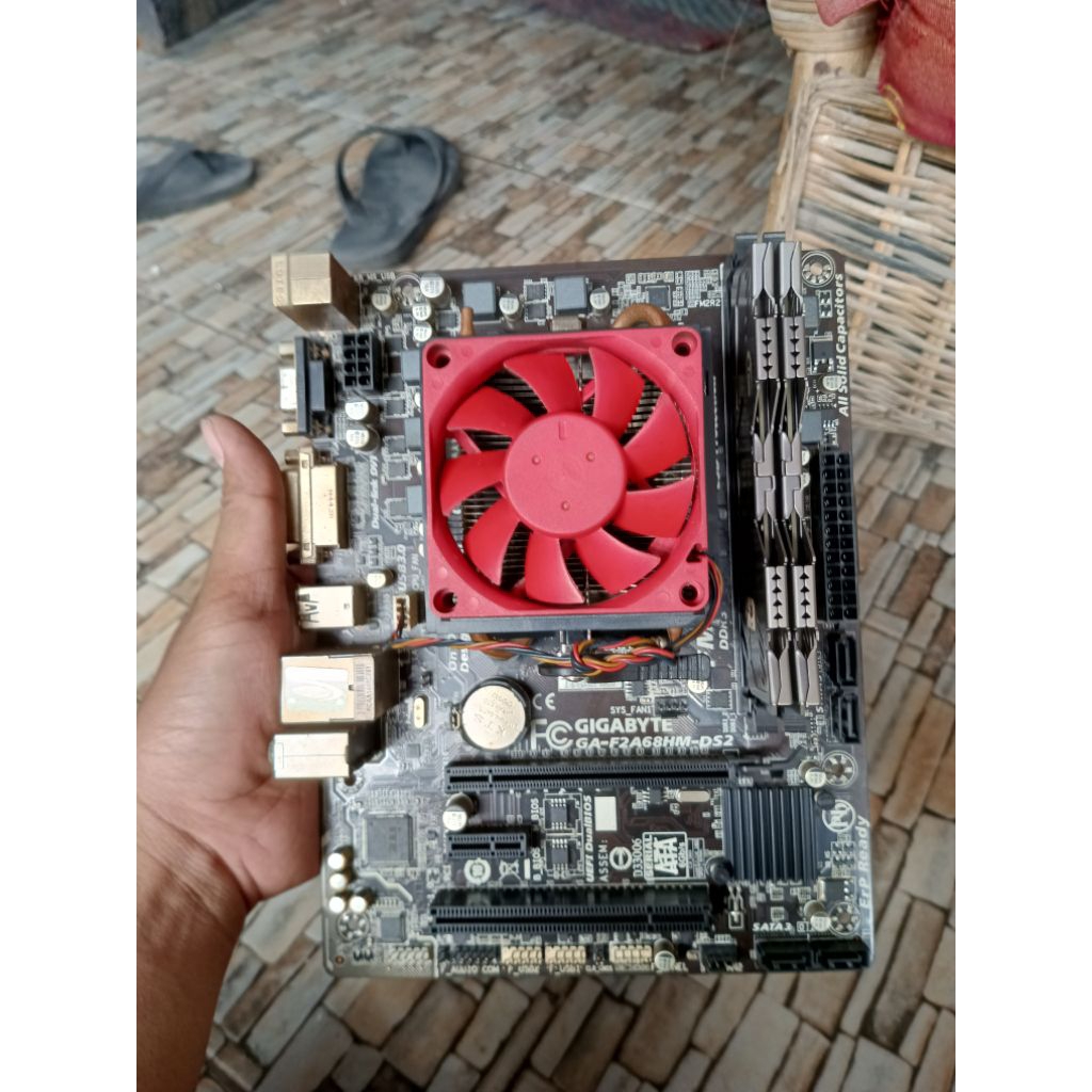 Paket AMD A8 7650K RAM 8GB Gigabyte GA F2A68HM DS2 Lengkap Backpanel Siap Pakai