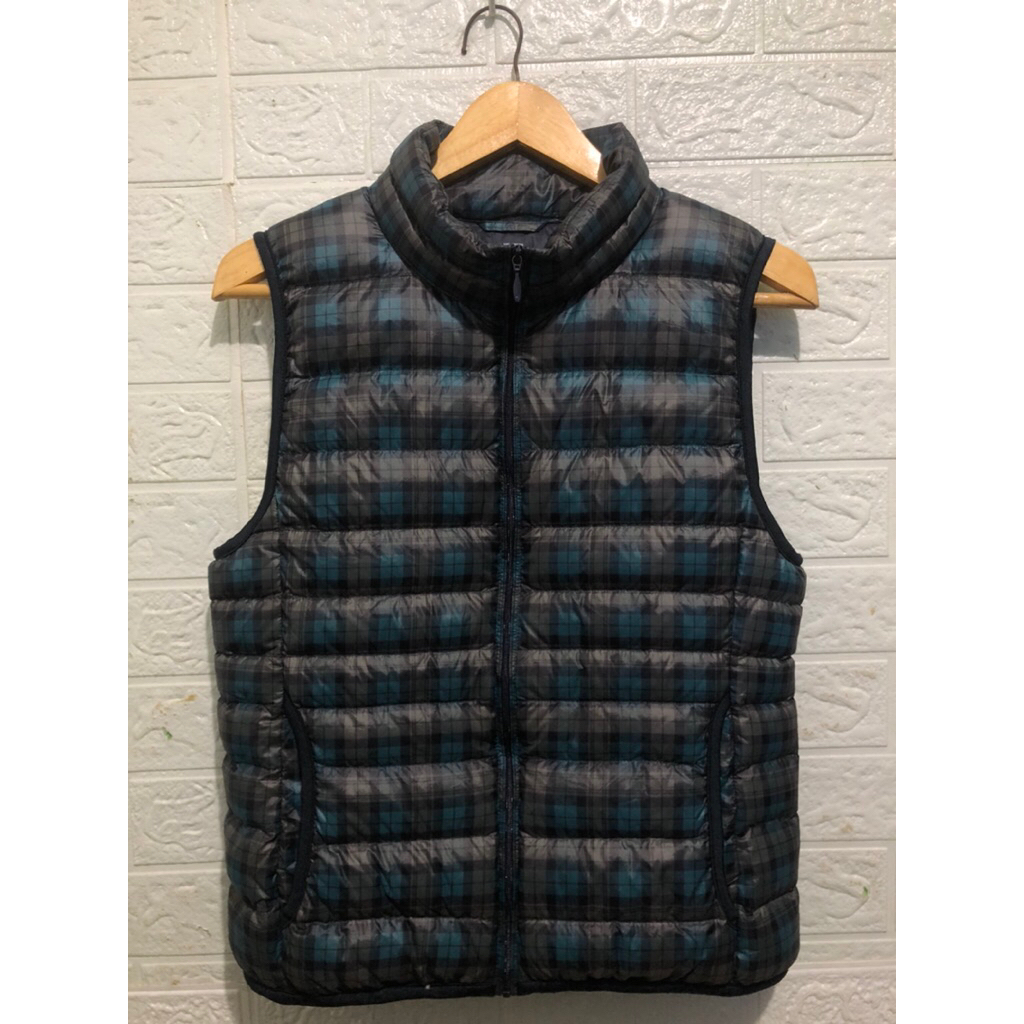 UNIQLO ultralight down Vest Tartan navy