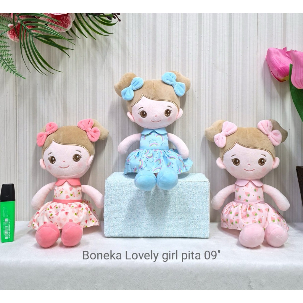 Boneka cewek