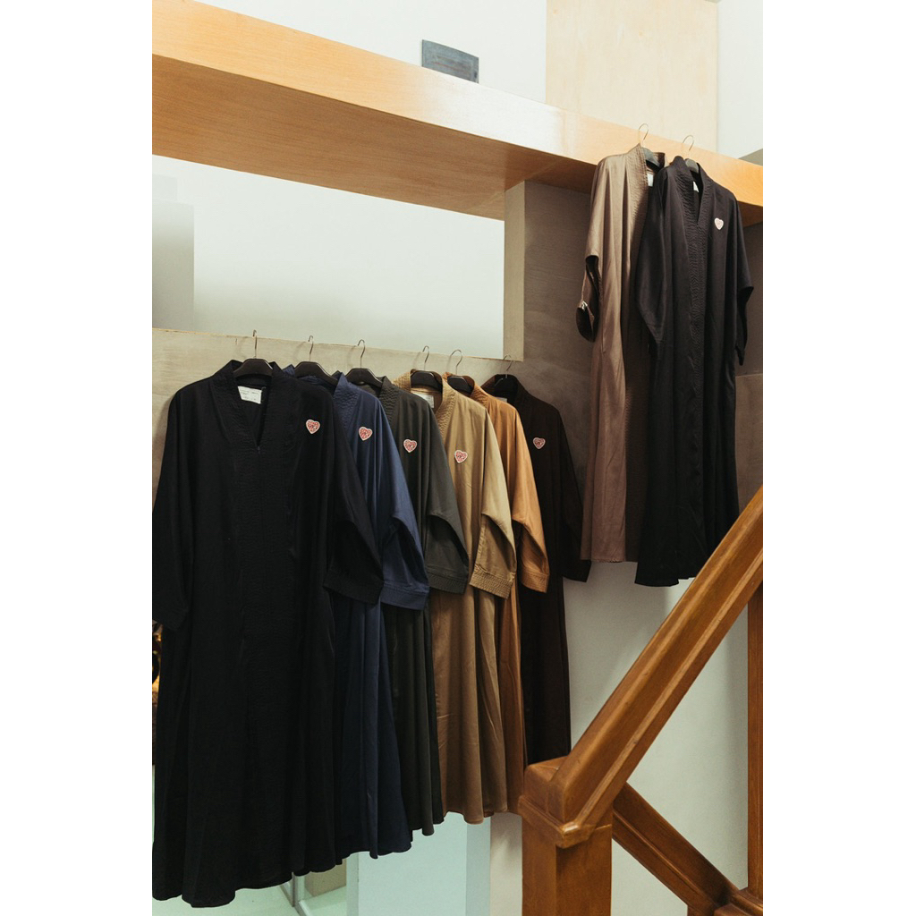 PRELOVED biassa abaya by Elmadina Abaya