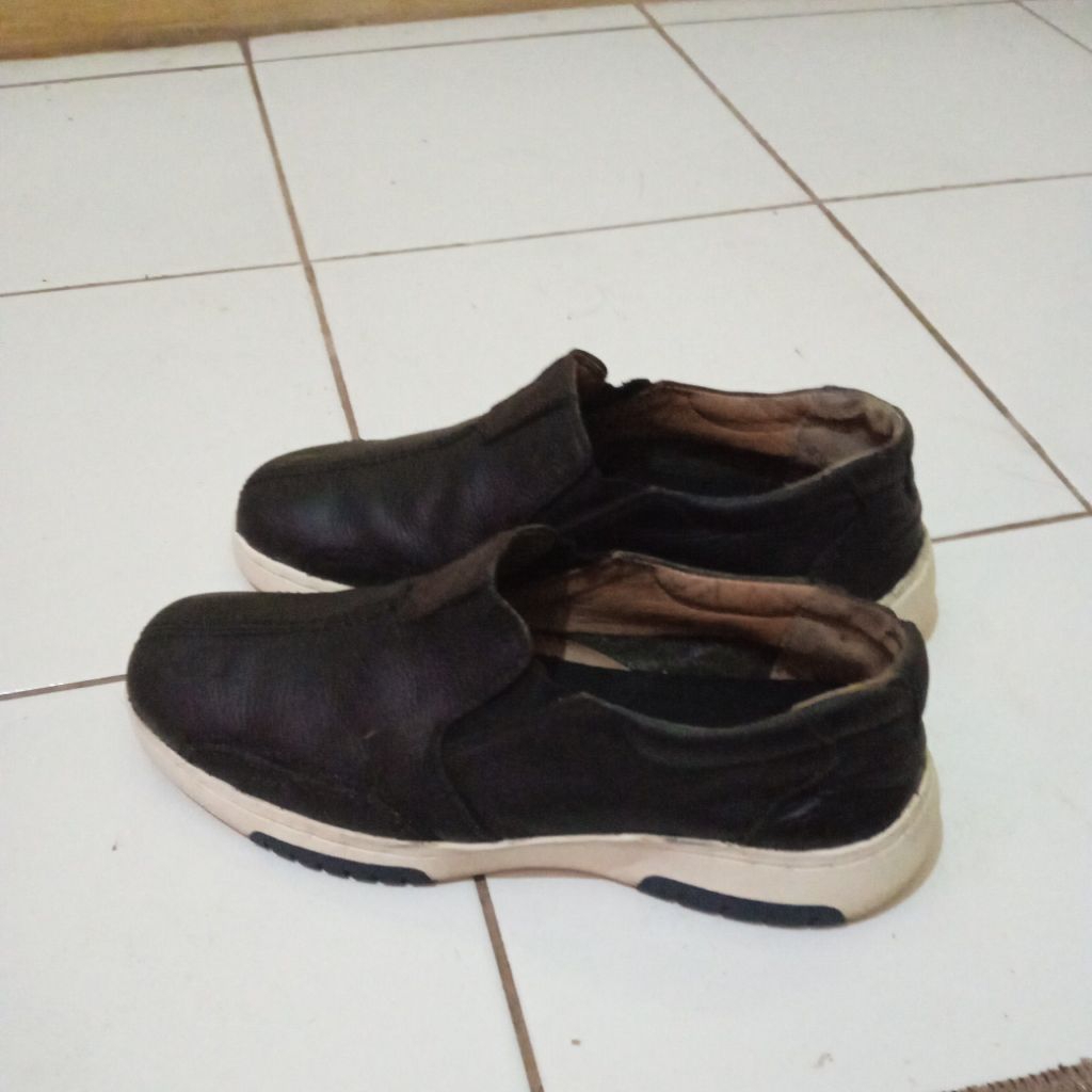 sepatu kulit original second size 38-39.slip-on