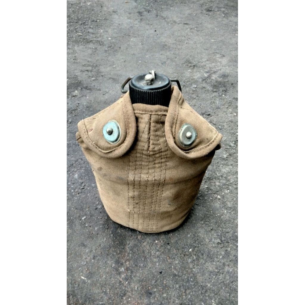 BOTOL DAN GELAS/MANGKOK MILITER ORIGINAL