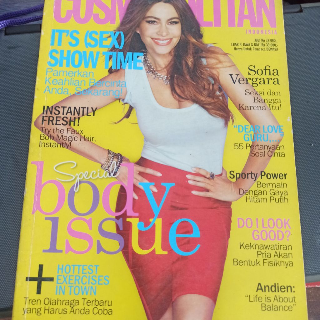 Majalah Cosmopolitan Sofia Vergara - Andien, Kendall Jenner, Javier Justin, dll.