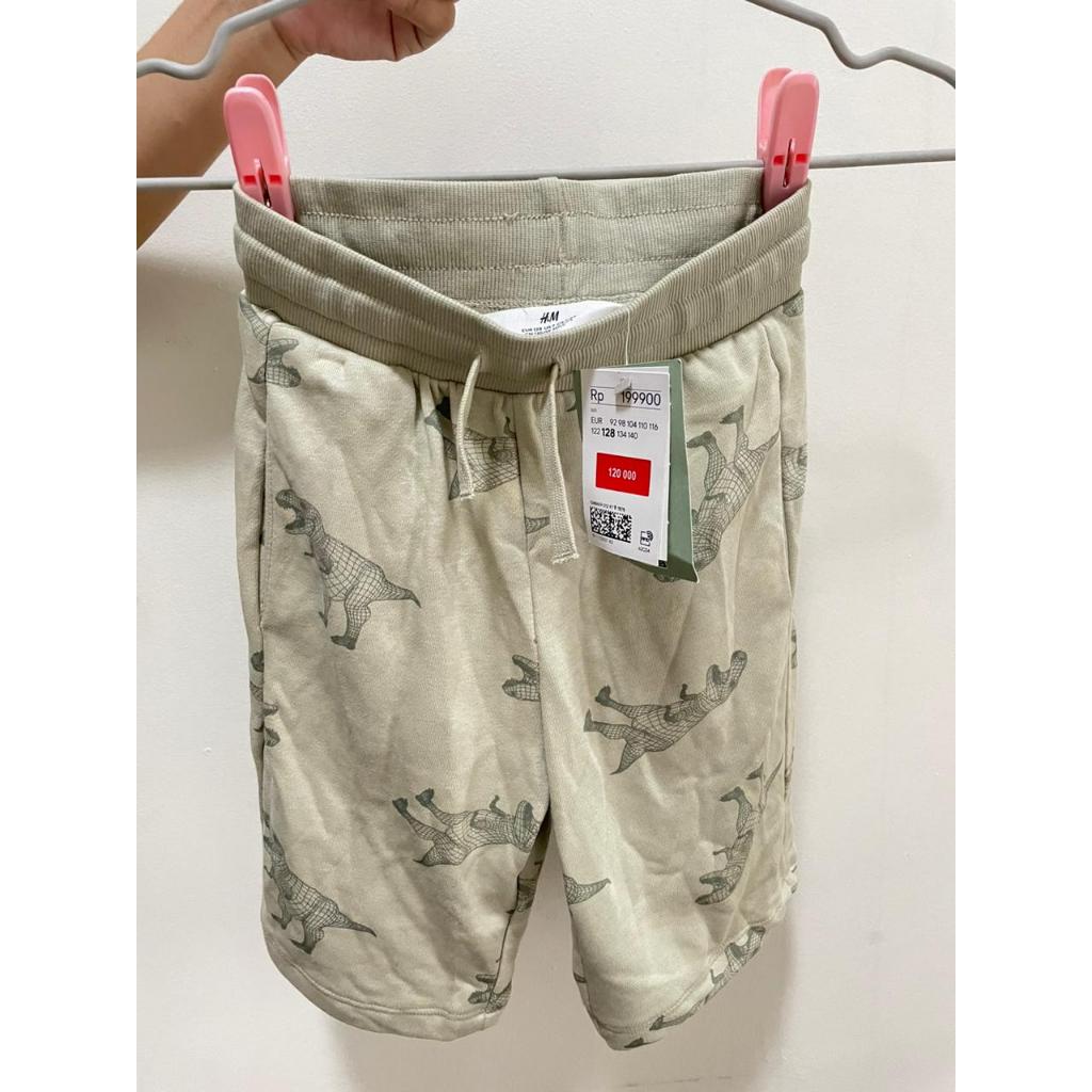 Celana H&M kids anak cowok ada Reject noda bercak kuning di beberapa bagian Full printng dino