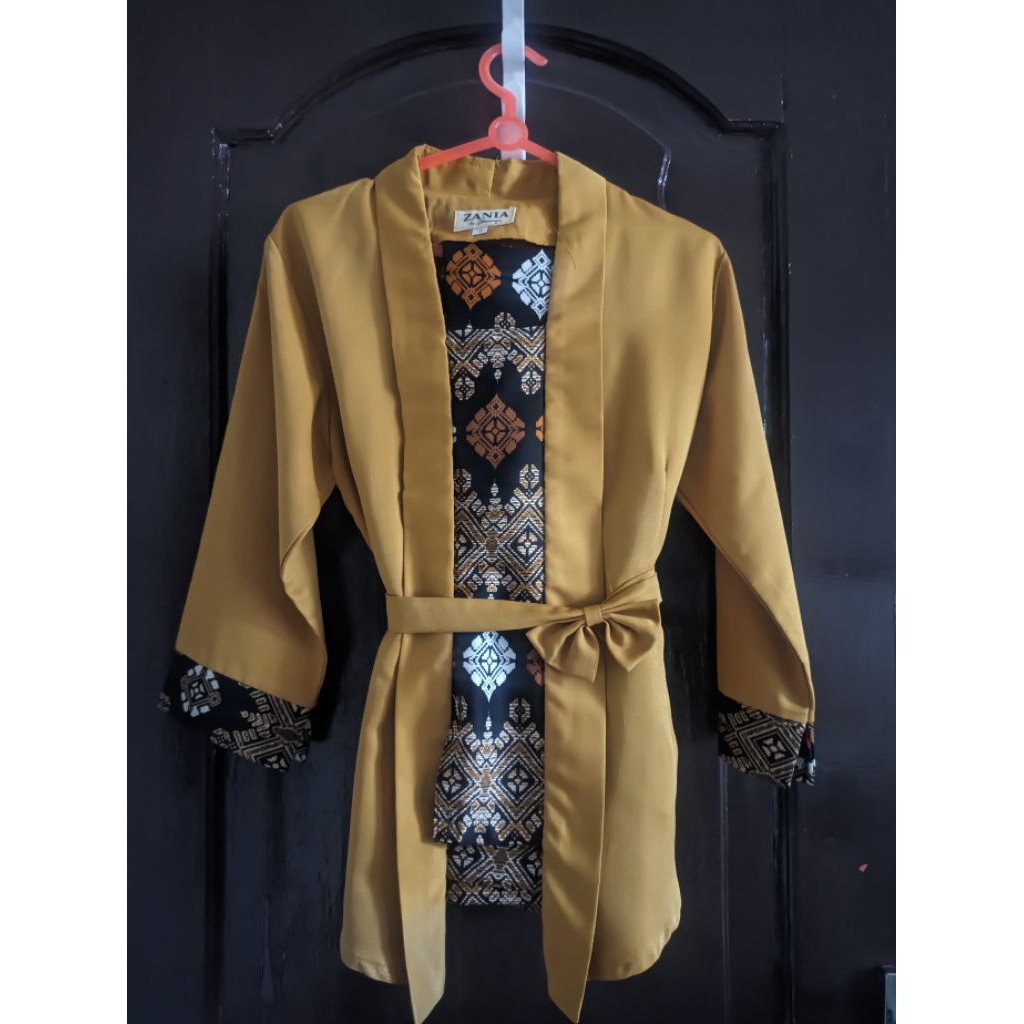 Preloved - Kebaya Kutubaru & Rok Kain Batik