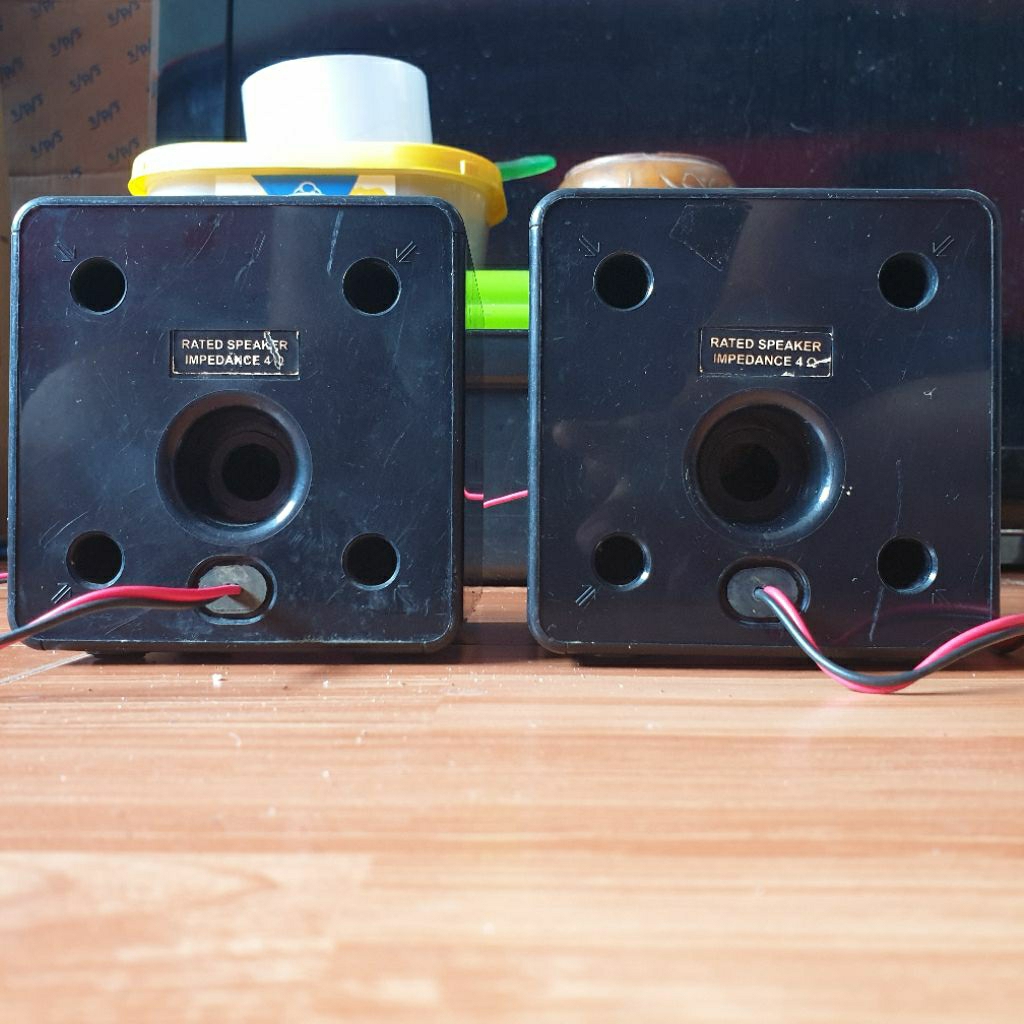 Speaker Satelit Polytron Sepasang