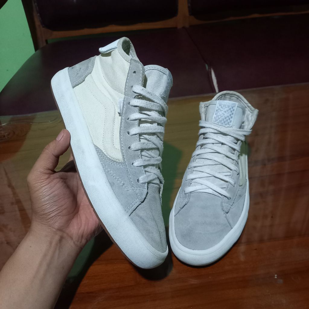 VANS SKATEBOARDING LIZZIE ARMANTO SEPATU SECOND BRANDED SNEAKERS PRIA WANITA