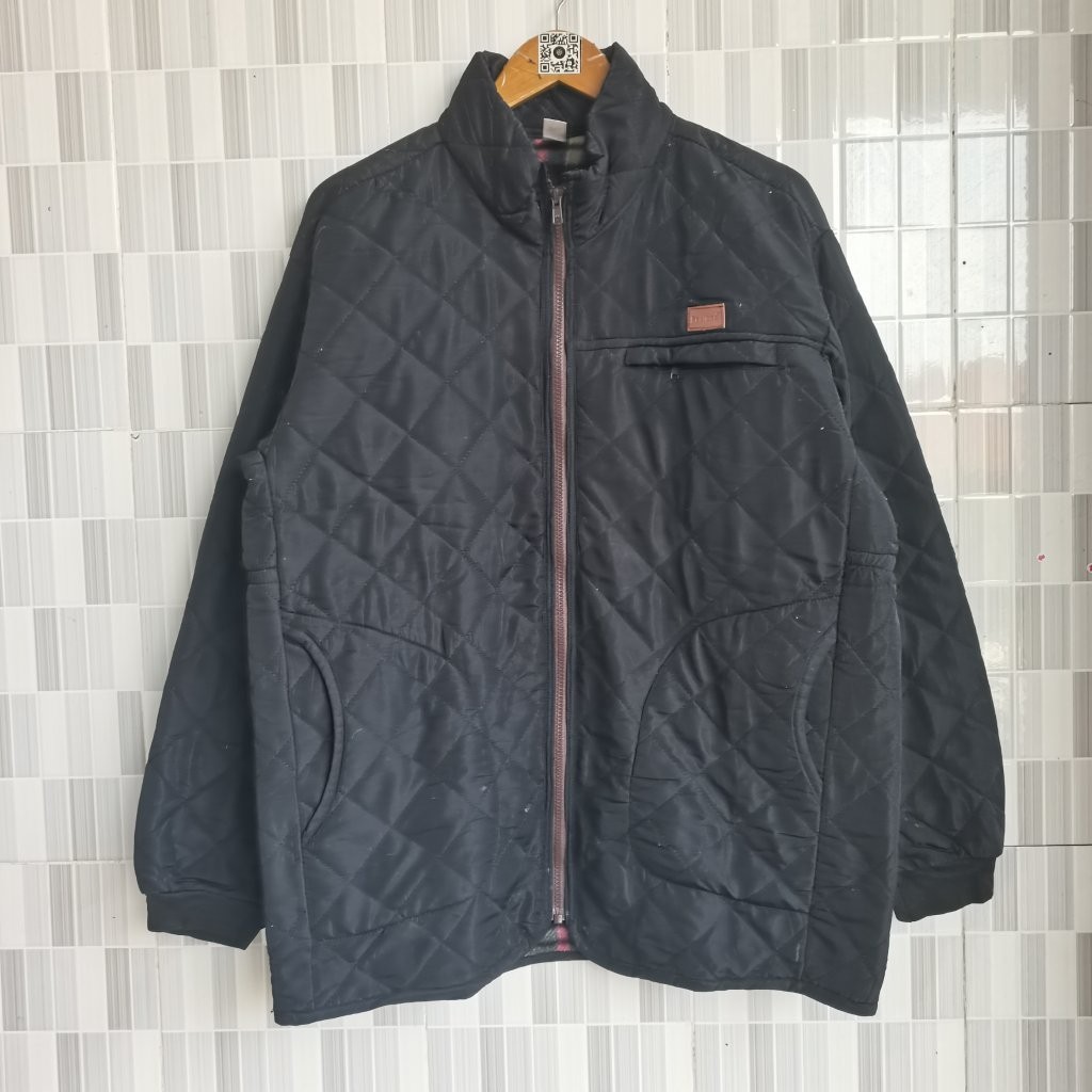 A835. JAKET QUILTED WARNA HITAM DALAMAN FLANEL SIZE L PRELOVED