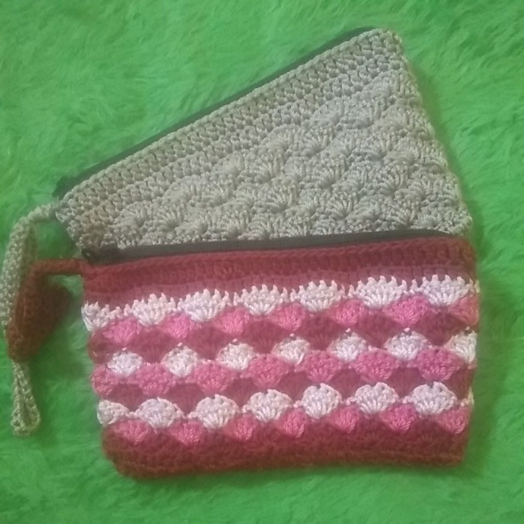 dompet rajut 2 ruang motif kerang / dompet hp