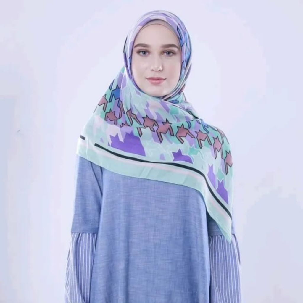 ZOYA KERUDUNG HIJAB SEGI EMPAT MOTIF NIKKI SCARF - Hijau Tosca