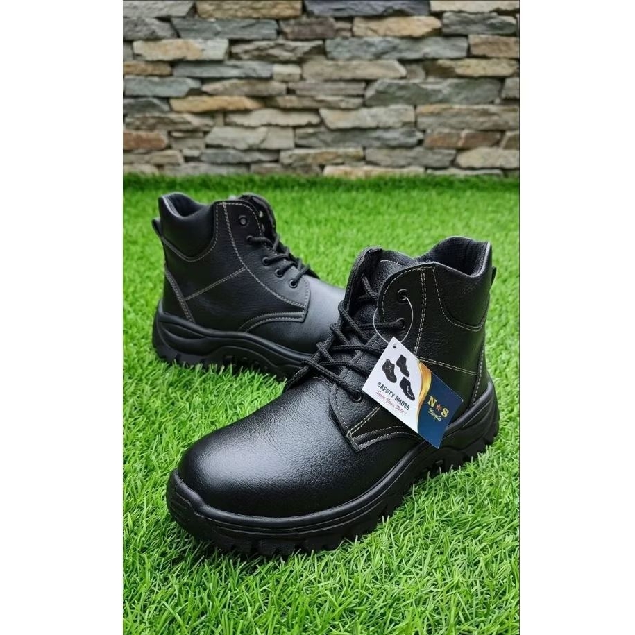Sepatu Safety Pria Ujung Besi Anti Paku Anti Slip Boots Kerja Proyek Sol Tebal Safety Shoes