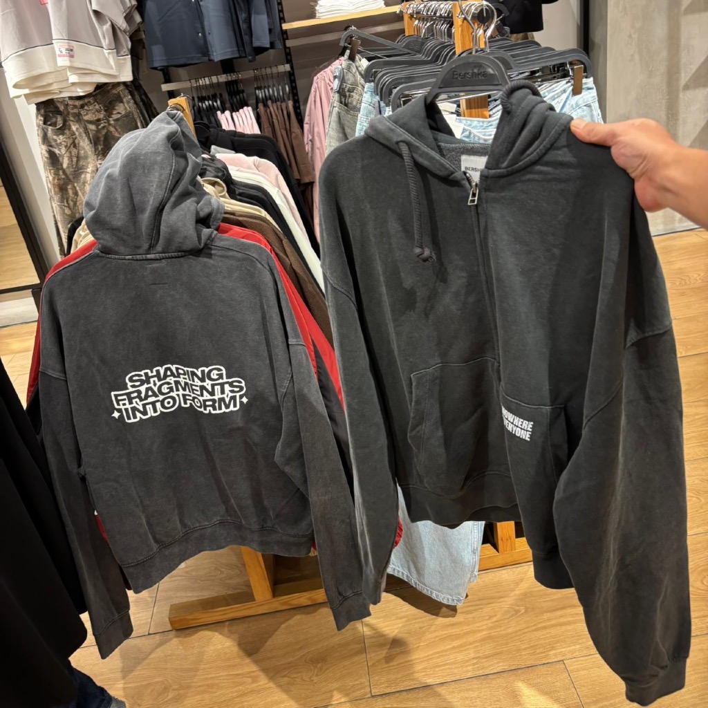 JASTIP. Hoodie Zipper Bershka (MAN)