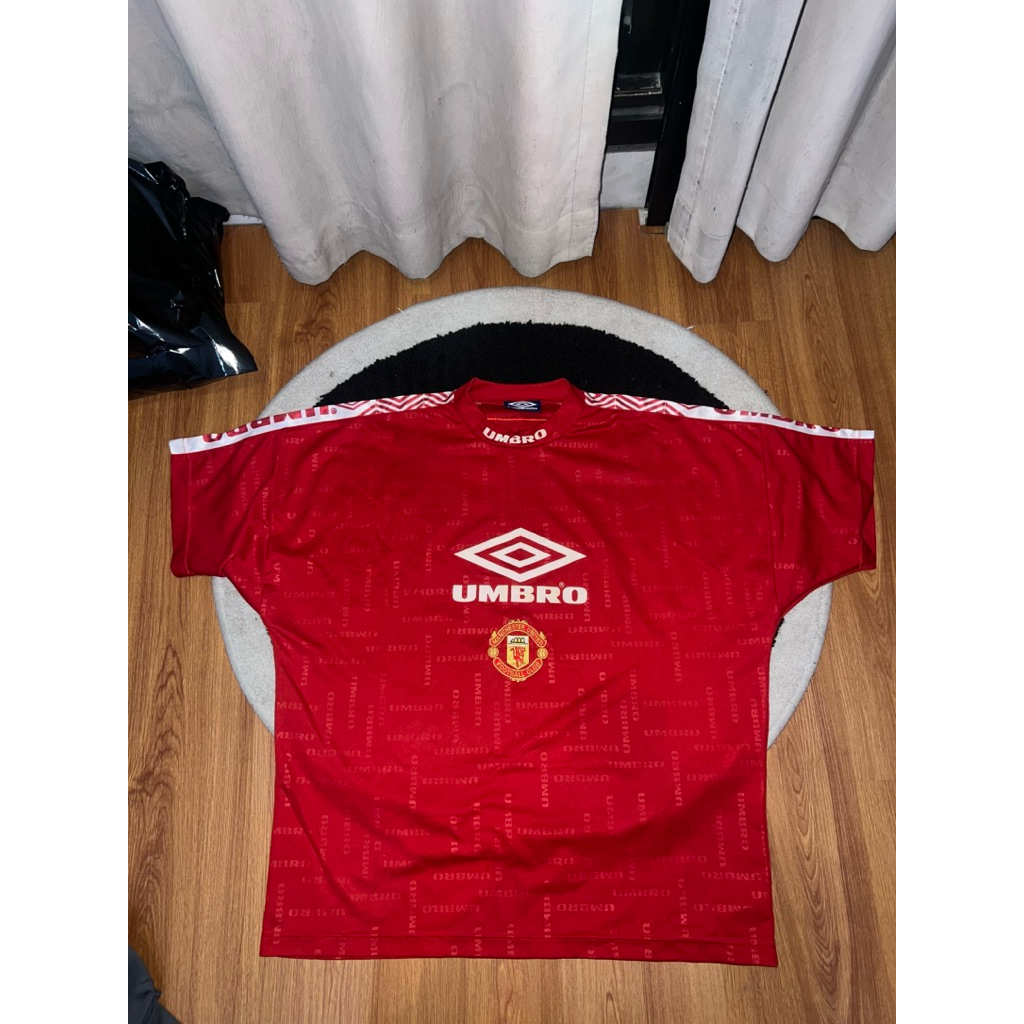manchester united vintage 90s jersey