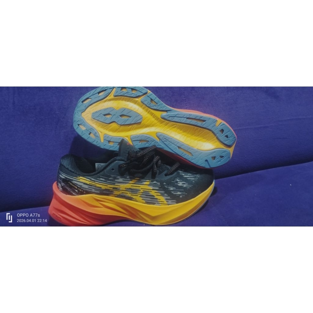 Sepatu Running Asics Novablast3