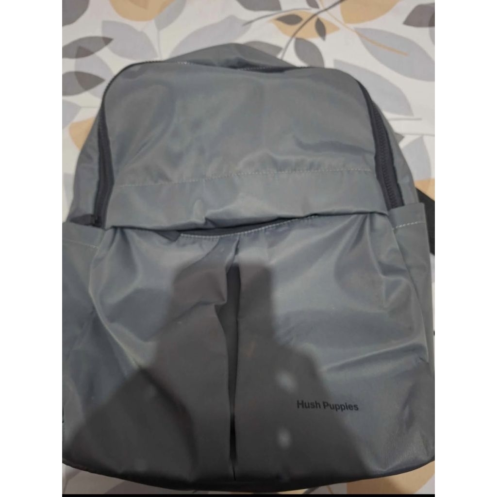 Tas Ransel Hush Puppies