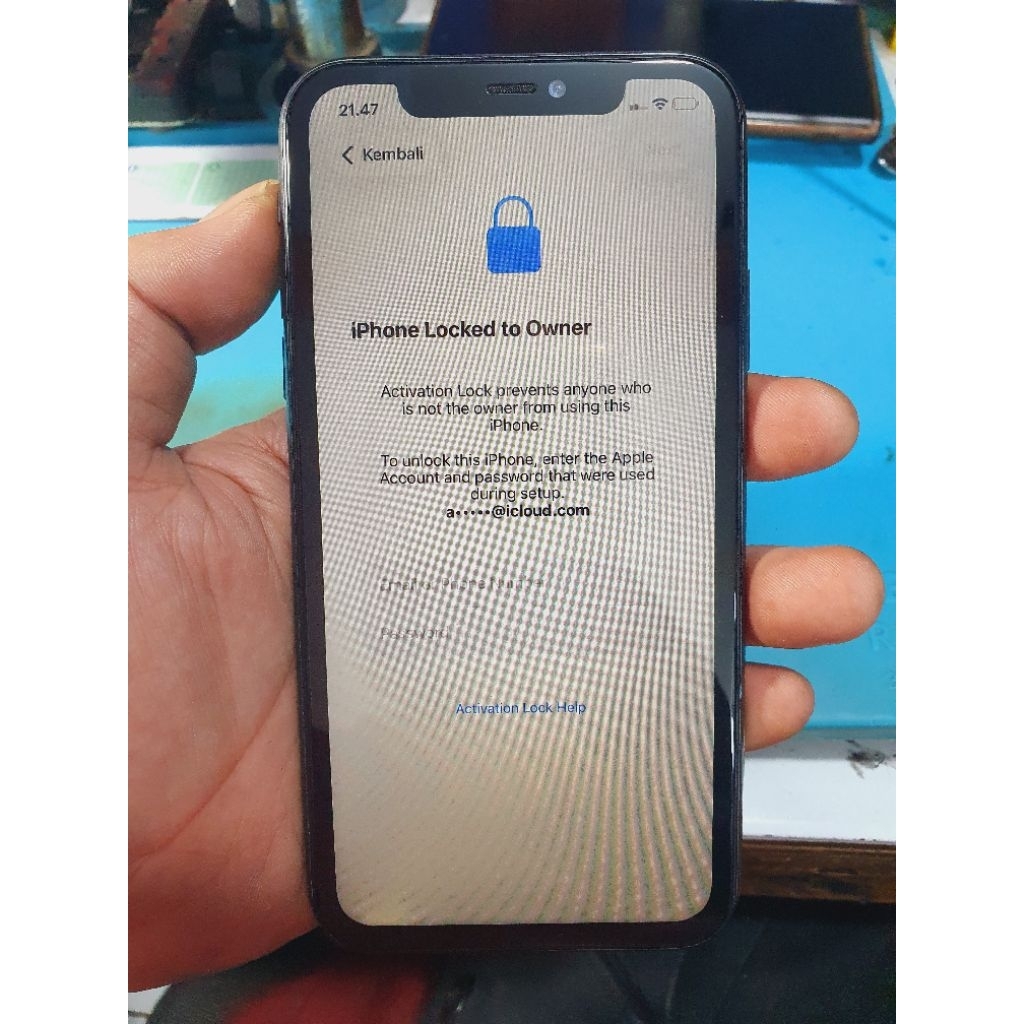 iphone 11 64gb lock icloud