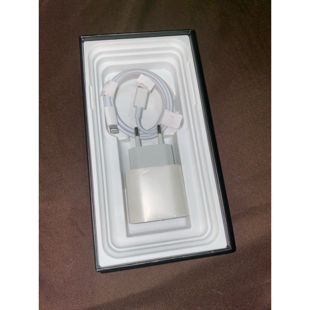 Charger Iphone 20 watt