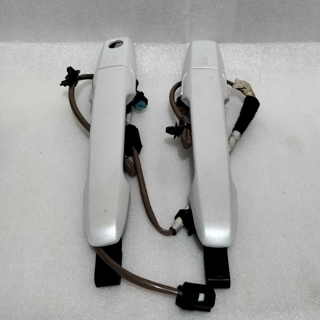 handle pintu luar samping kanan kiri avanza veloz 2022 original