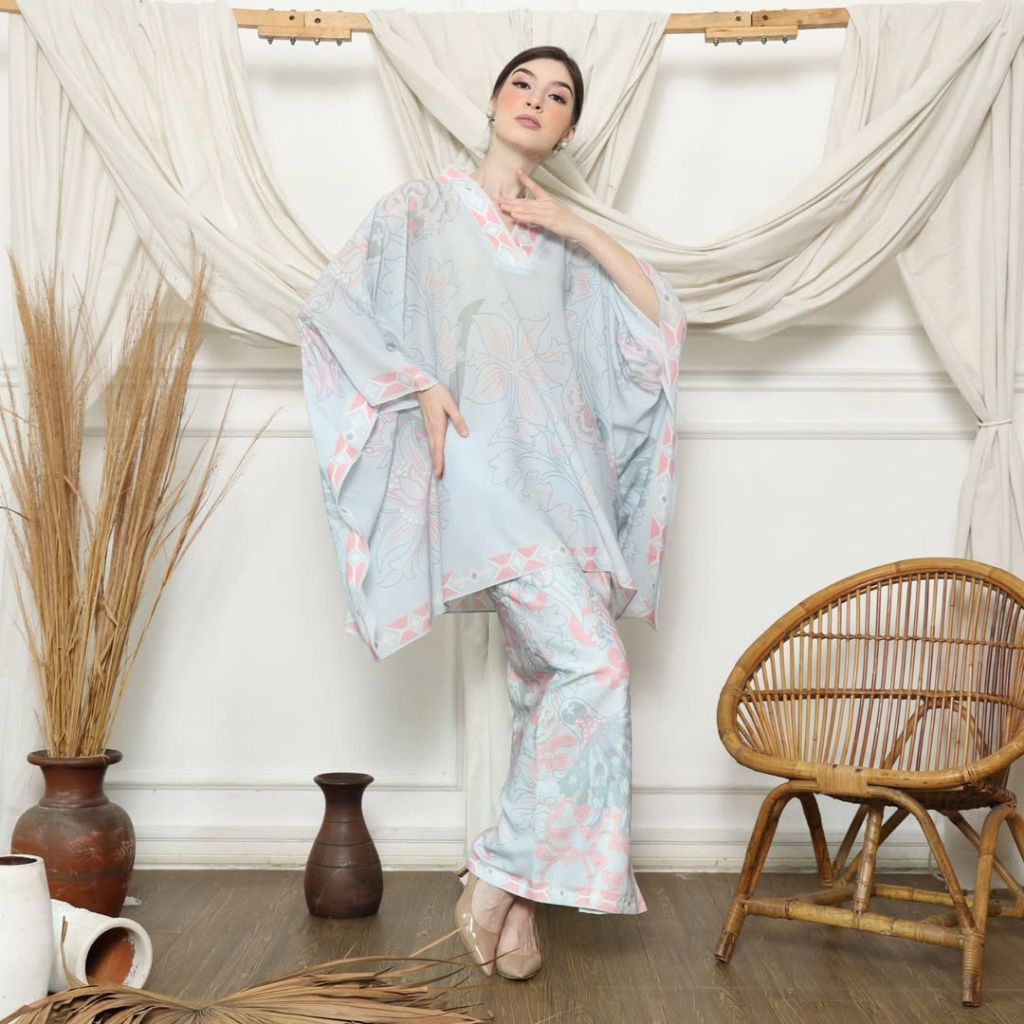 Kebaya Biru | Kebaya Biru Muda | Kebaya Premium | Kebaya Wisuda | Kebaya Modern | Kebaya Wanita | Ba