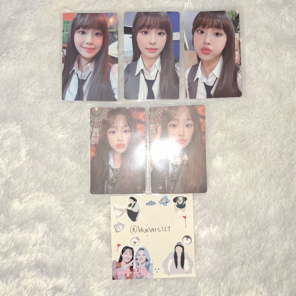 LOONA CHUU SEASON GREETING 2022 PHOTOCARD SET