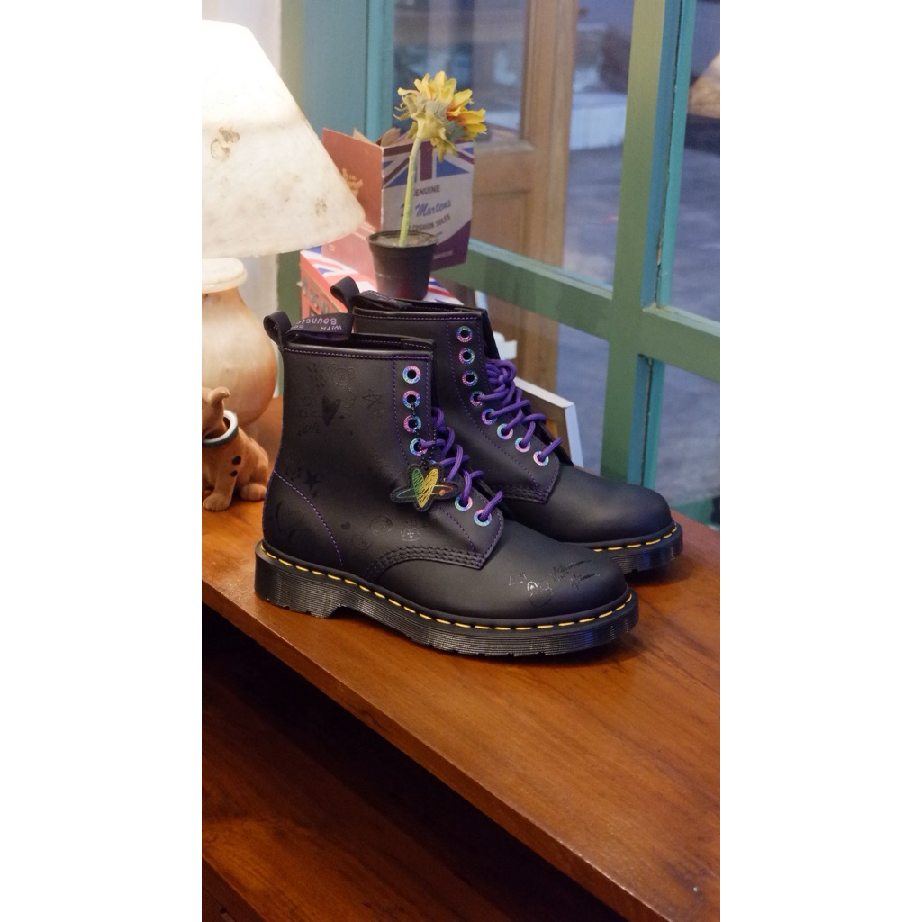 DR. MARTENS 1460 BT21 BTS 8 EYE/ HOLE BLACK NAPPA LEATHER ORIGINAL BNIB